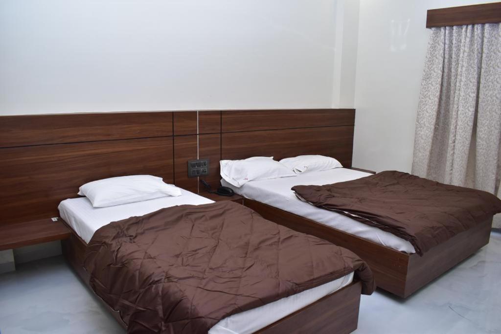 Hotel Sai Sandesh Shirdi Exterior photo