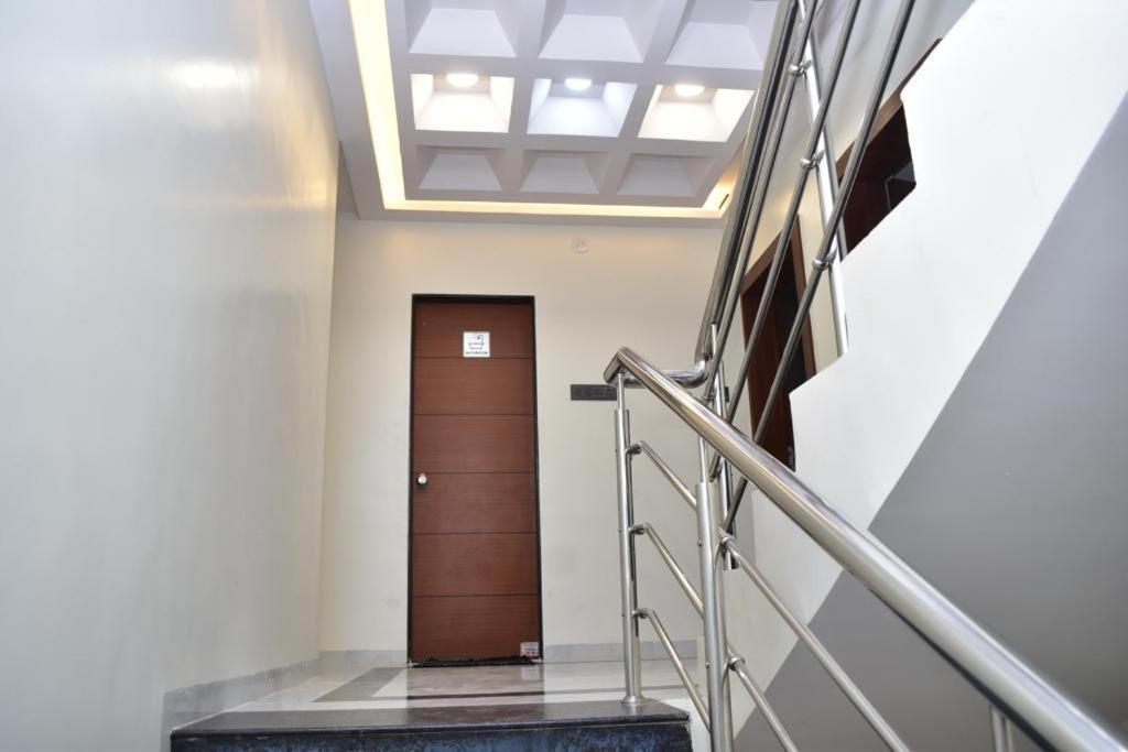 Hotel Sai Sandesh Shirdi Exterior photo