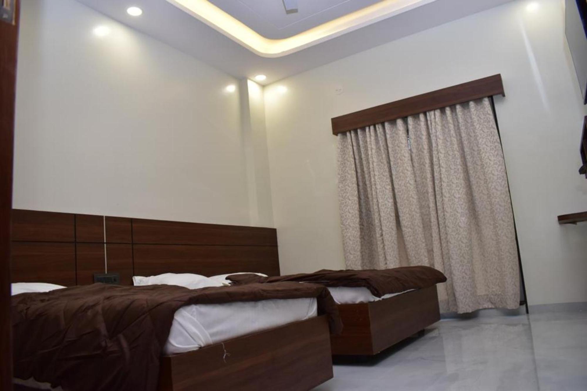 Hotel Sai Sandesh Shirdi Exterior photo